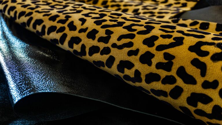 Artisy diy studio dornbirn taschen workshop leder farben