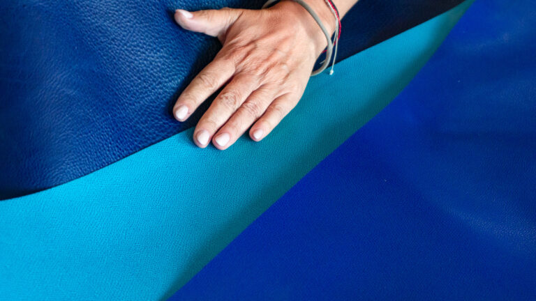Artisy diy studio dornbirn taschen workshop leder farben